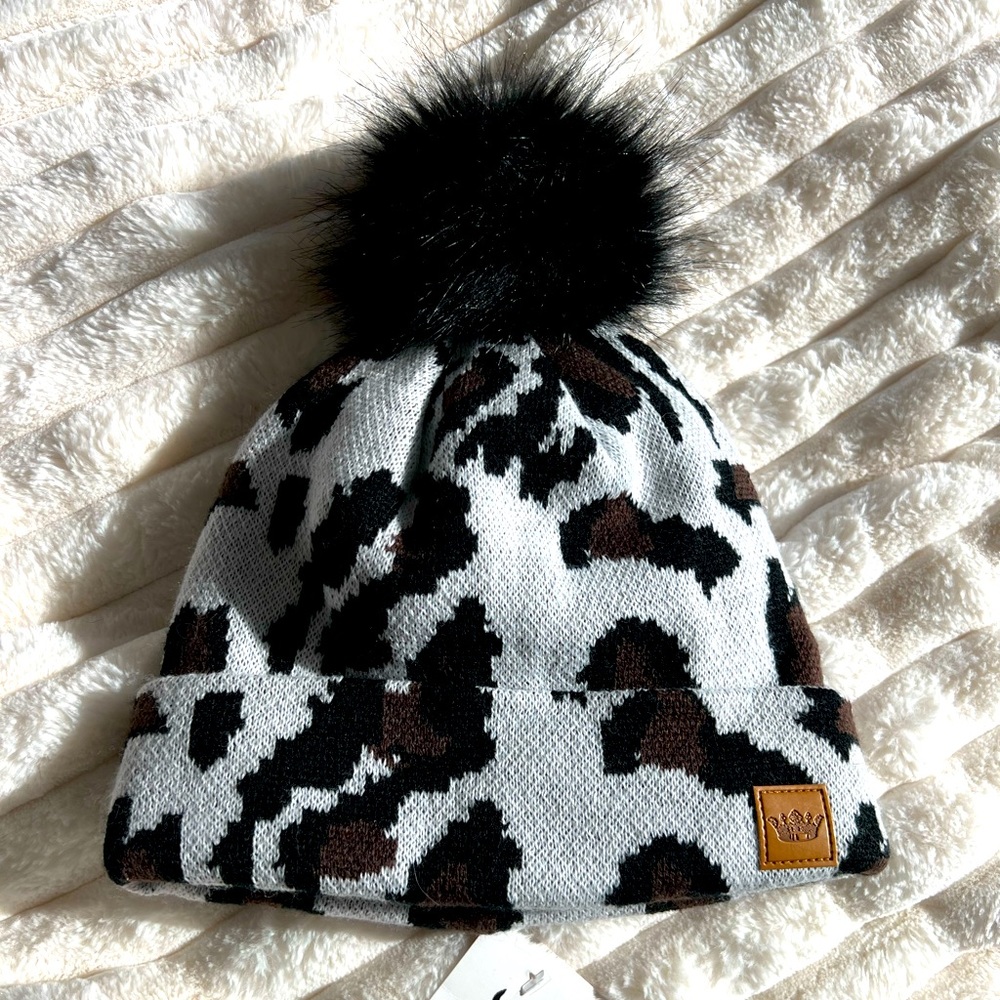 Amber Marie & Co leopard print beanie